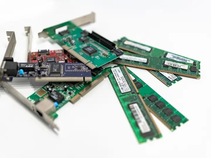 Used memory modules and expansion cards removed from computer equipment